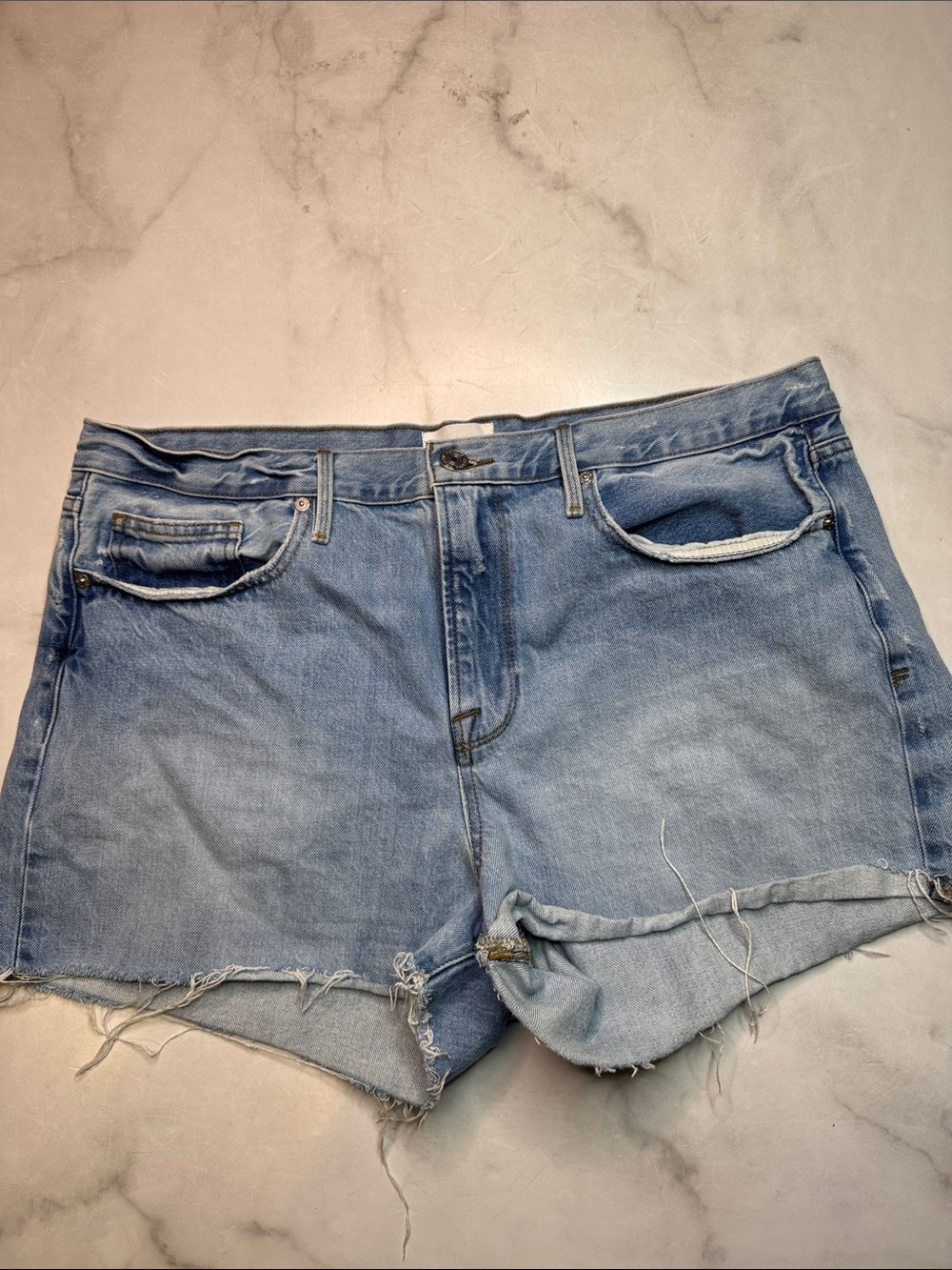 Frame Le Brigette Cut Off Short